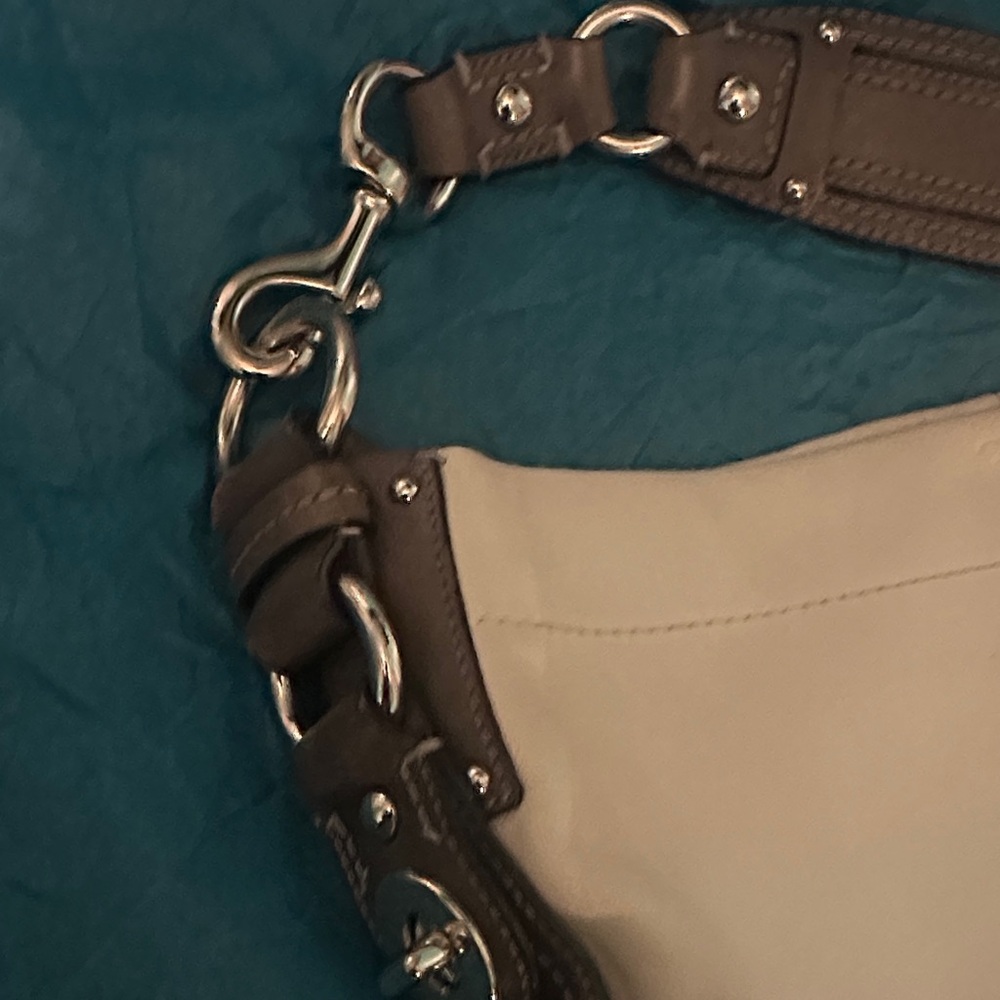 Coach Cream and Brown Shoulder Bag - Picture 6 of 9